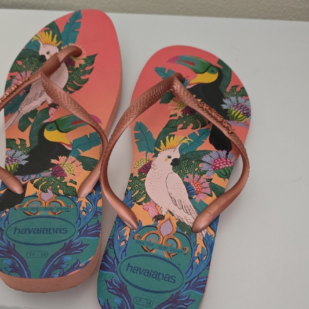 Havaianas Coral Flip Flops with Tropical Toucan Print and Rose Gold Straps - Picture 2 of 5